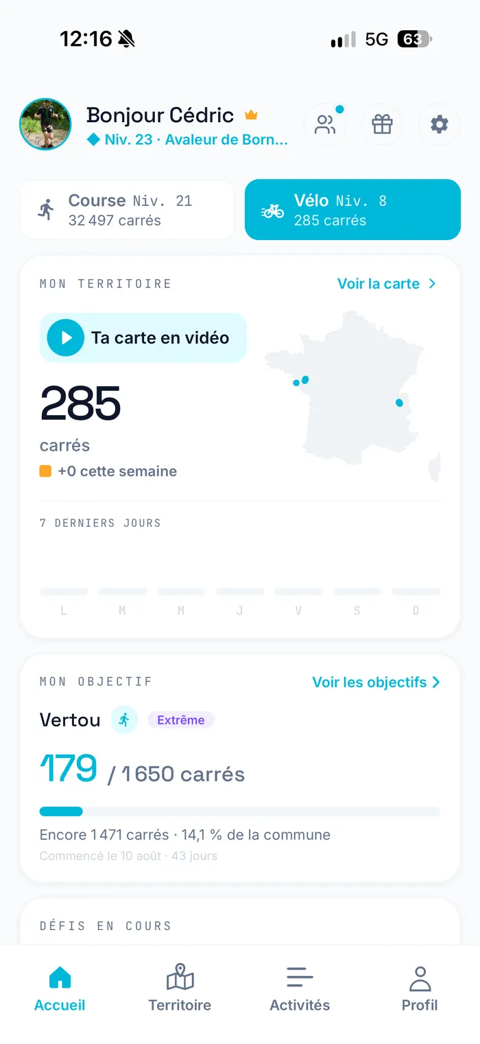 Écran RunQuest : accueil en mode vélo — niveau par sport, territoire vélo, objectif en cours